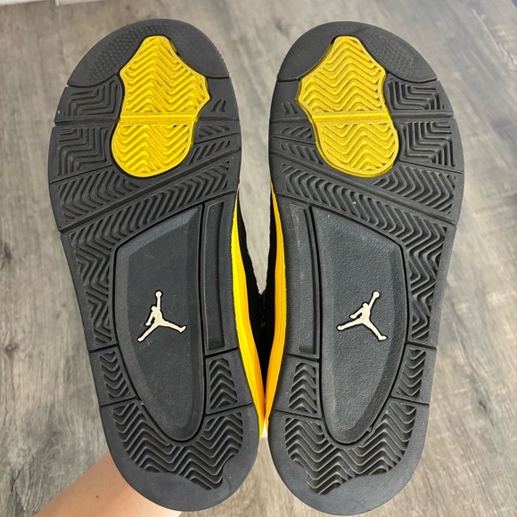Air Jordan 4 Retro Thunder | Boys 3Y
| Black Yellow | VGUC - Picture 6 of 8